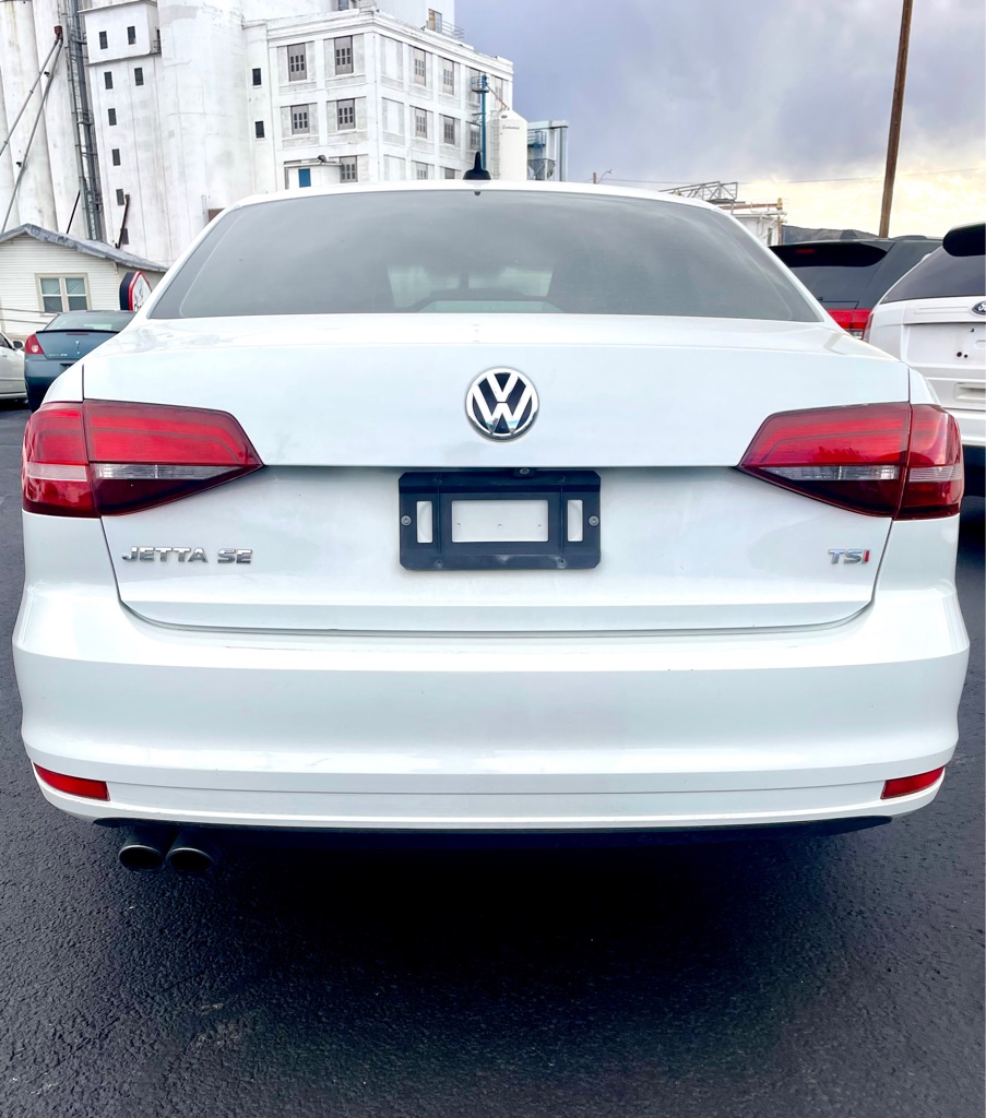 Photo 6 of this VOLKSWAGEN JETTA