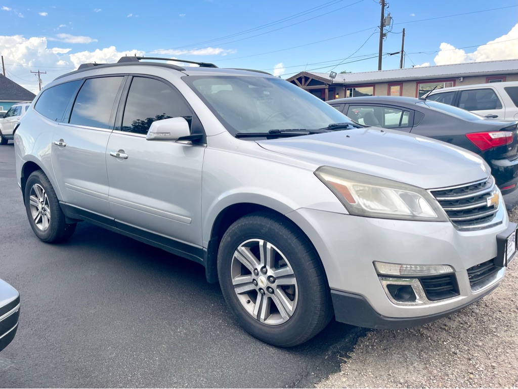 Photo 2 of this CHEVROLET TRAVERSE