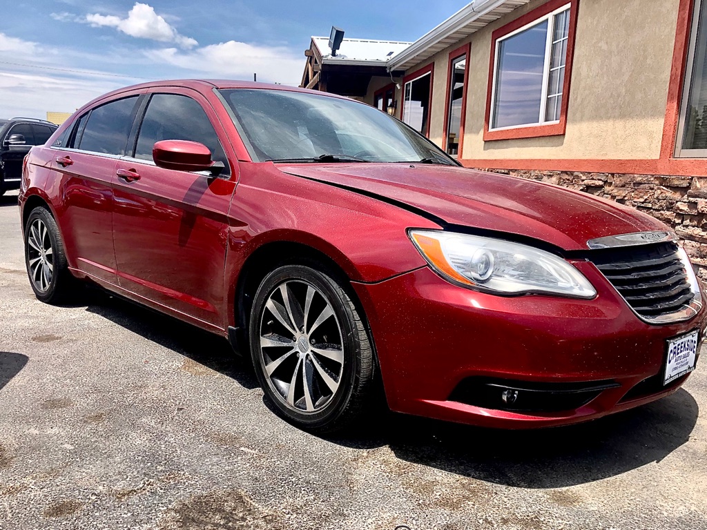 Photo 2 of this CHRYSLER 200