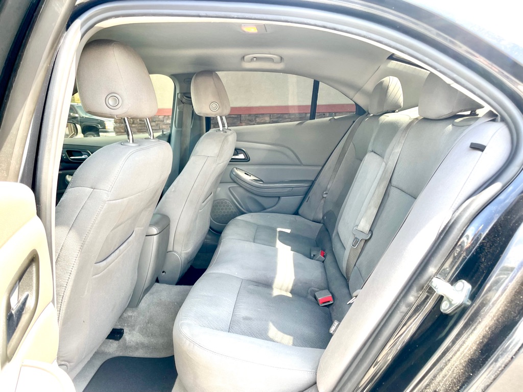 Photo 7 of this CHEVROLET MALIBU