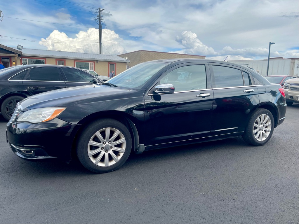 2013 CHRYSLER 200