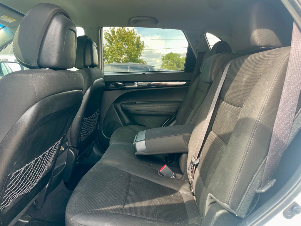 Photo 8 of this KIA SORENTO