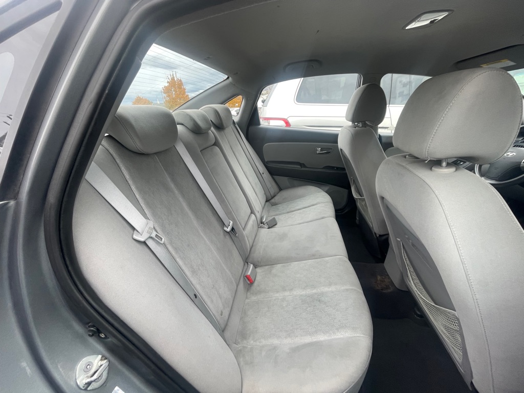 Photo 7 of this HYUNDAI ELANTRA