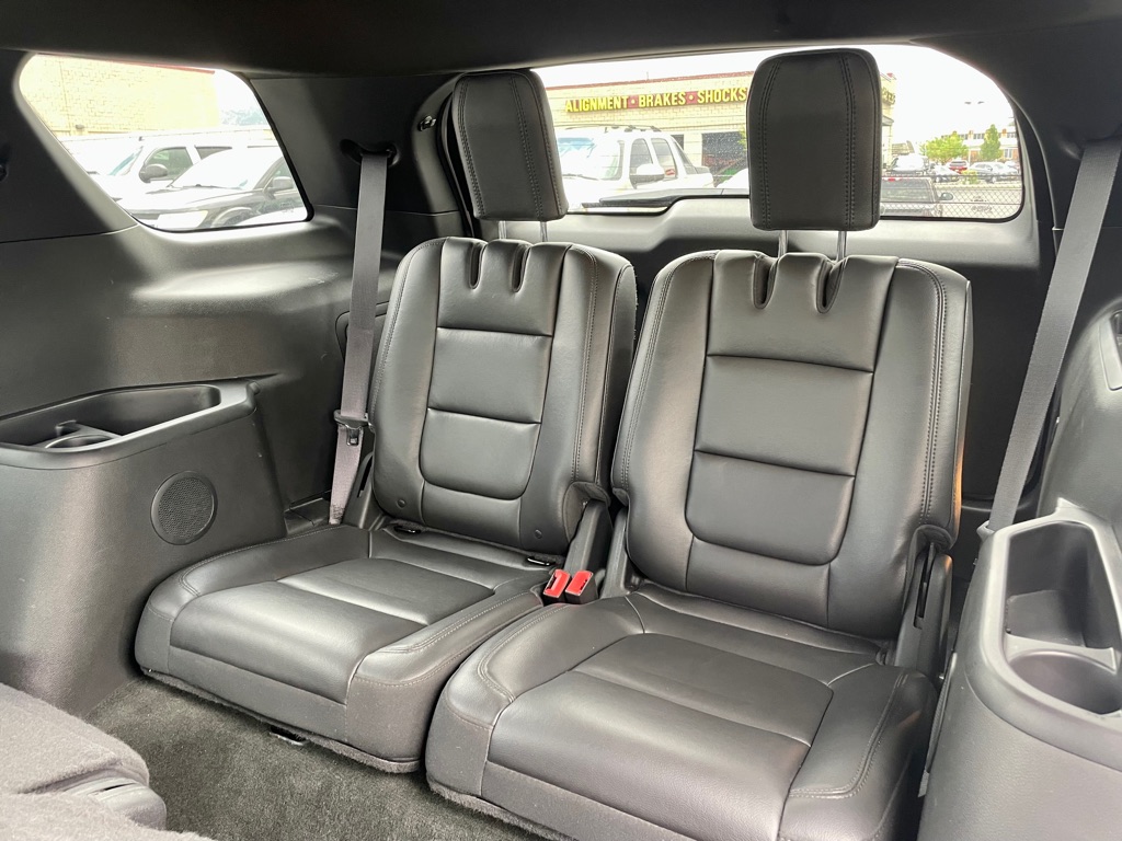 Photo 7 of this FORD EXPLORER