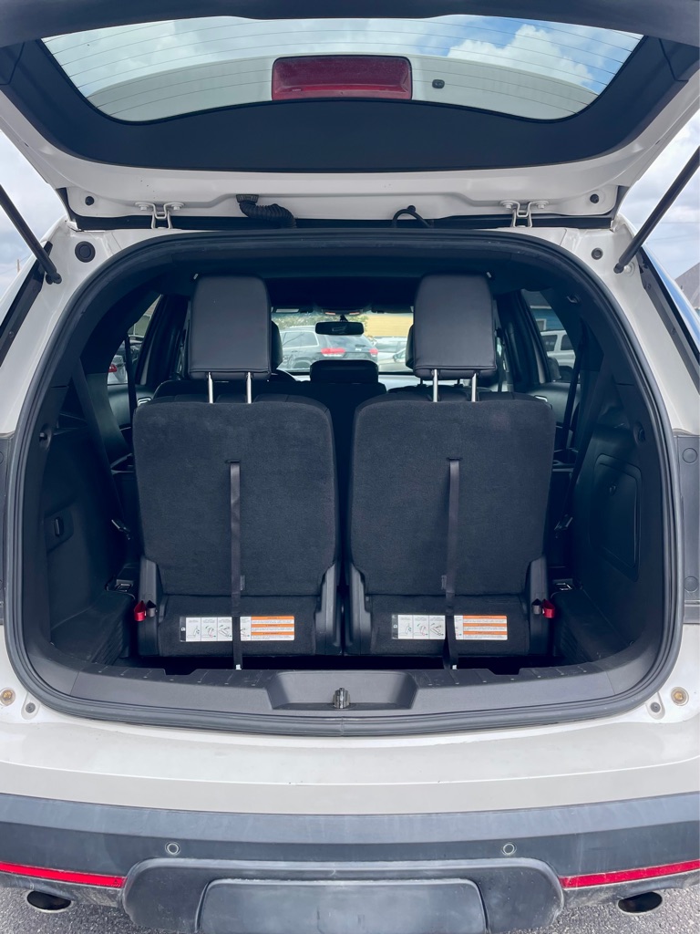 Photo 9 of this FORD EXPLORER