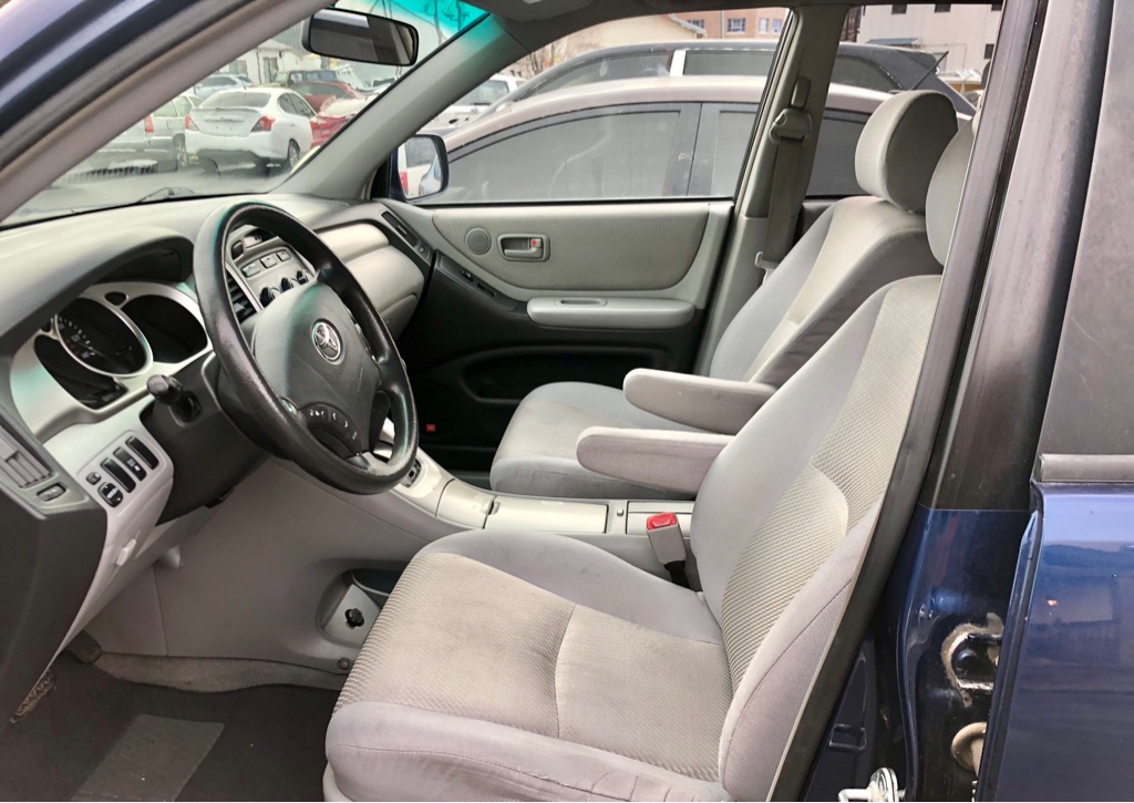Photo 5 of this TOYOTA HIGHLANDER