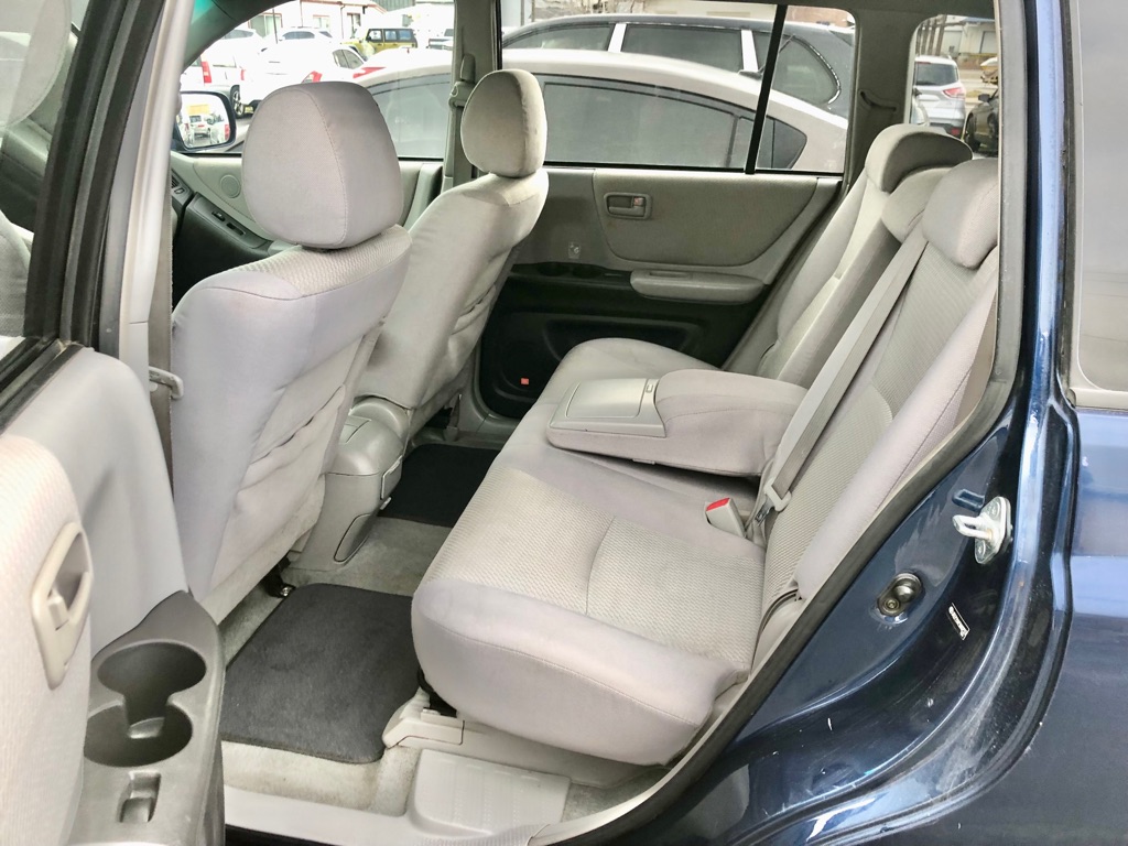 Photo 7 of this TOYOTA HIGHLANDER