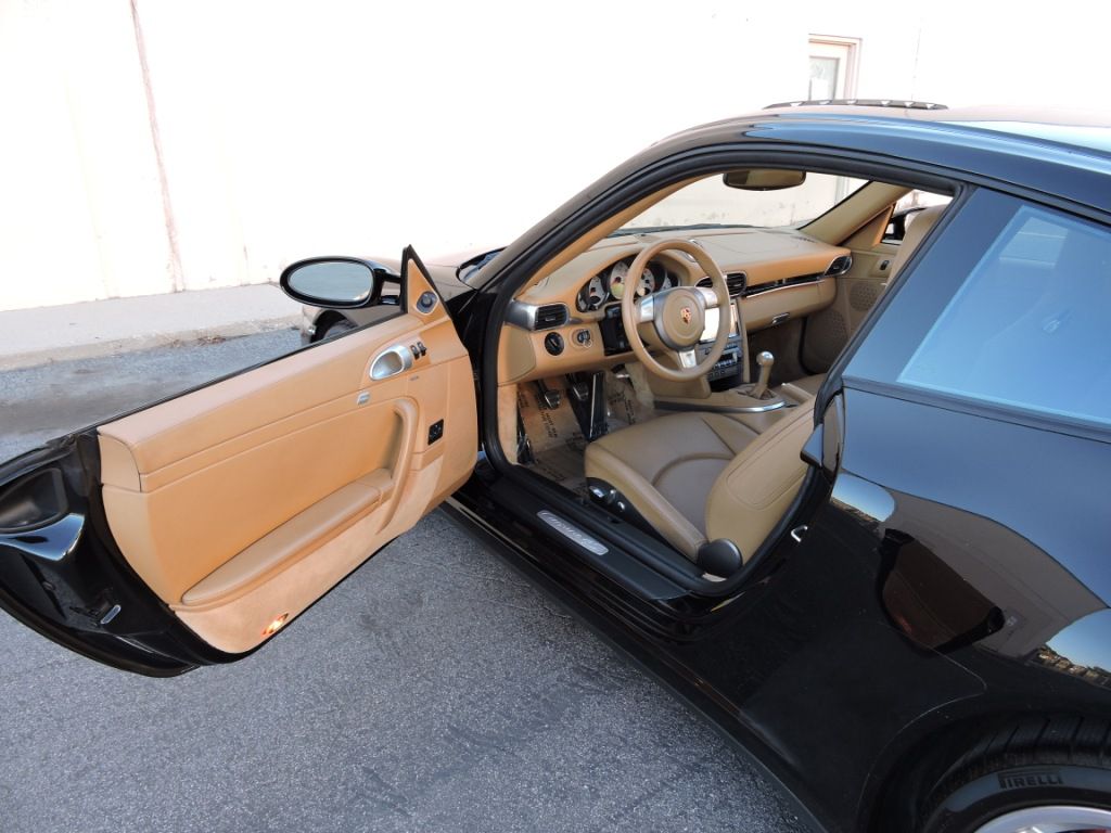 Photo 2 of this PORSCHE 911 CARRERA 4S
