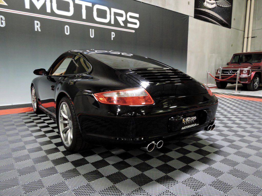 Photo 4 of this PORSCHE 911 CARRERA 4S