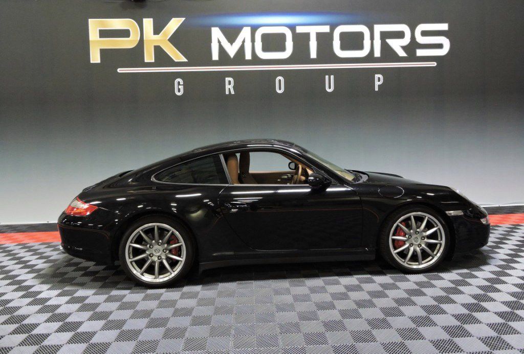 Photo 12 of this PORSCHE 911 CARRERA 4S