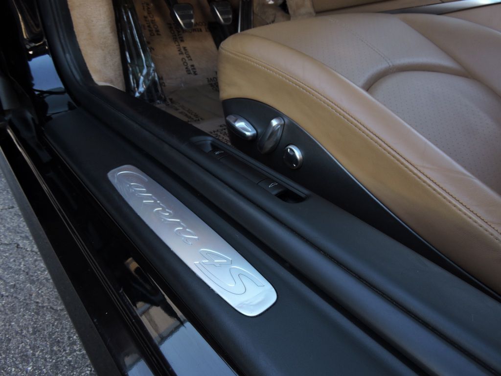 Photo 19 of this PORSCHE 911 CARRERA 4S