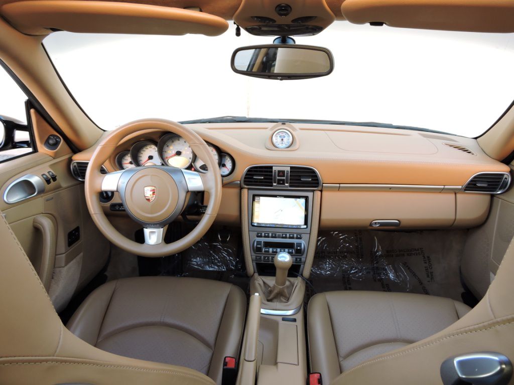 Photo 36 of this PORSCHE 911 CARRERA 4S