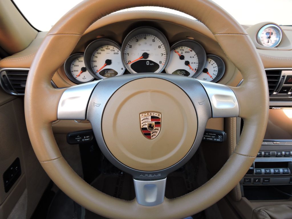 Photo 38 of this PORSCHE 911 CARRERA 4S