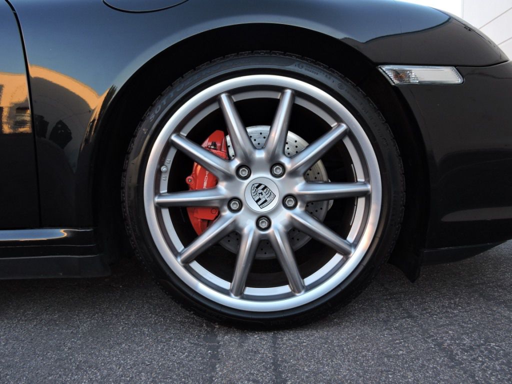 Photo 82 of this PORSCHE 911 CARRERA 4S