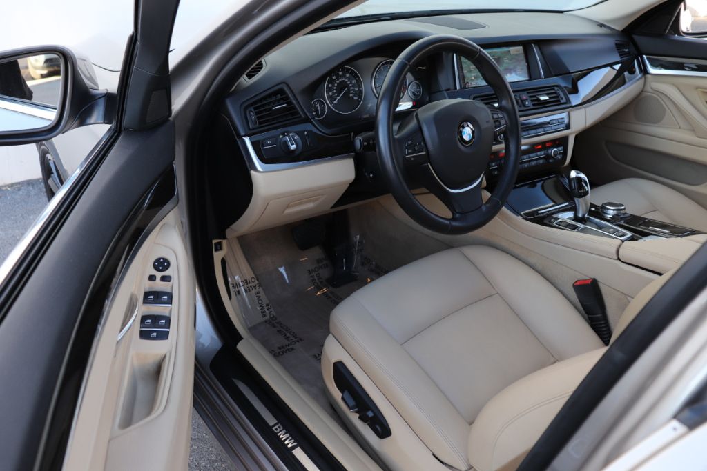 Photo 16 of this BMW 528I 528I