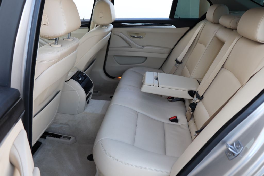 Photo 21 of this BMW 528I 528I