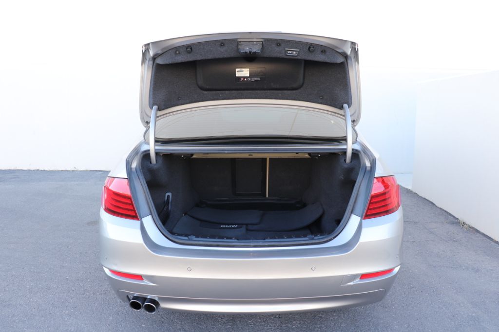 Photo 23 of this BMW 528I 528I