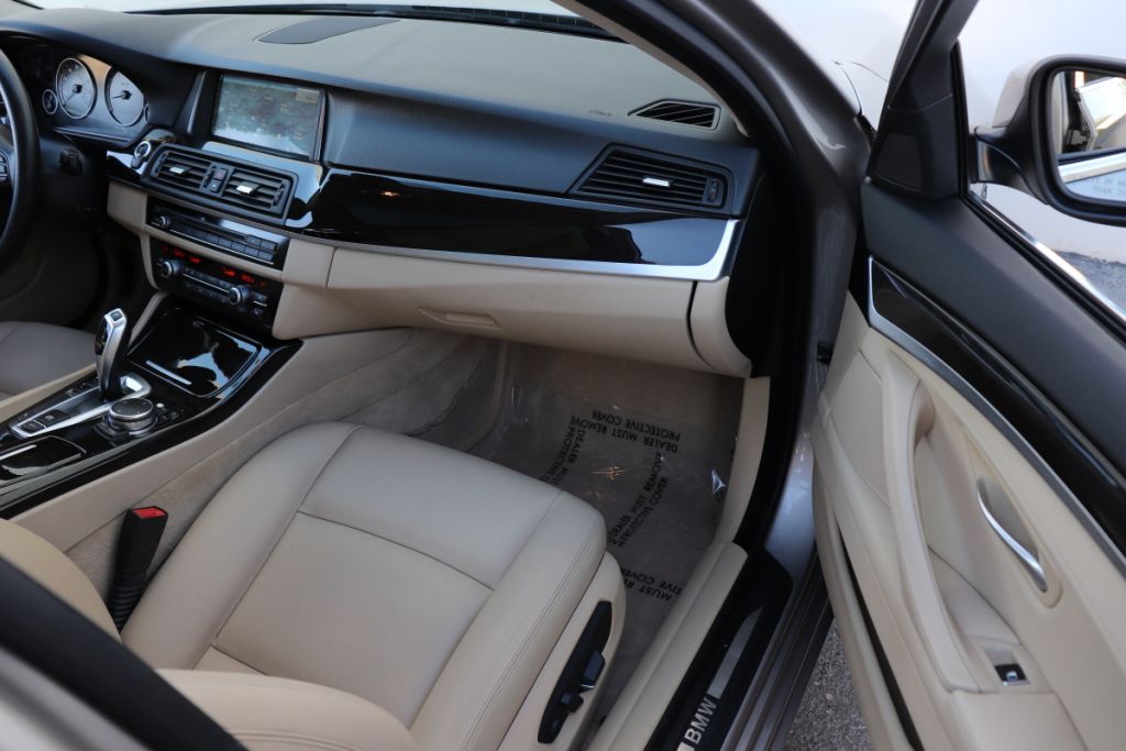Photo 31 of this BMW 528I 528I