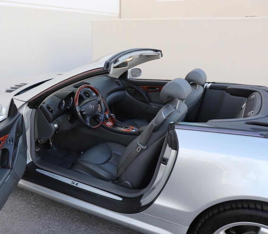 Photo 2 of this MERCEDES-BENZ SL 500 R