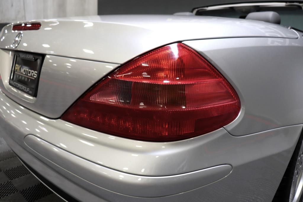 Photo 9 of this MERCEDES-BENZ SL 500 R