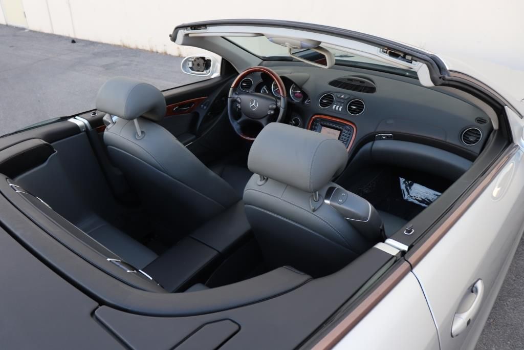 Photo 22 of this MERCEDES-BENZ SL 500 R