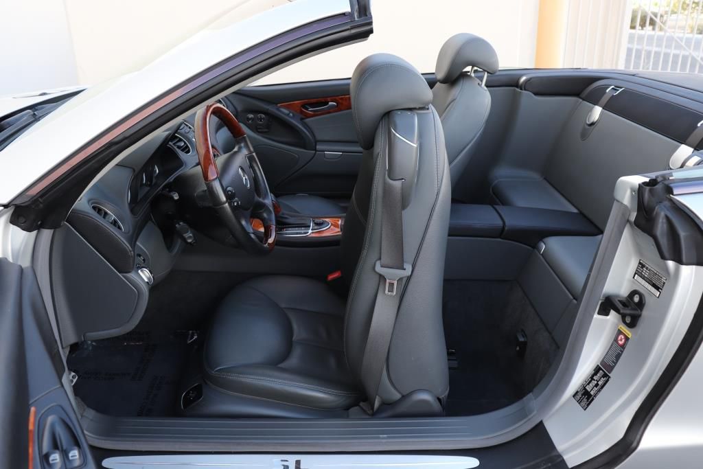 Photo 27 of this MERCEDES-BENZ SL 500 R
