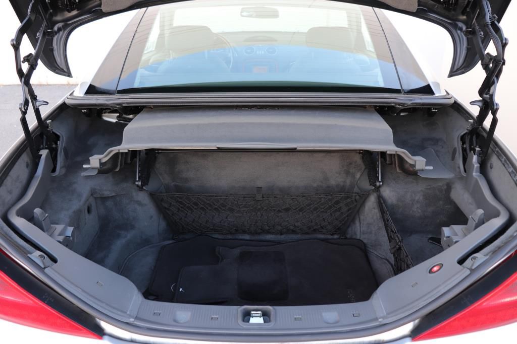 Photo 32 of this MERCEDES-BENZ SL 500 R