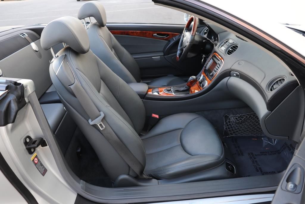 Photo 35 of this MERCEDES-BENZ SL 500 R