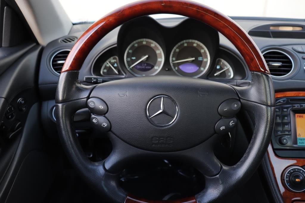 Photo 47 of this MERCEDES-BENZ SL 500 R
