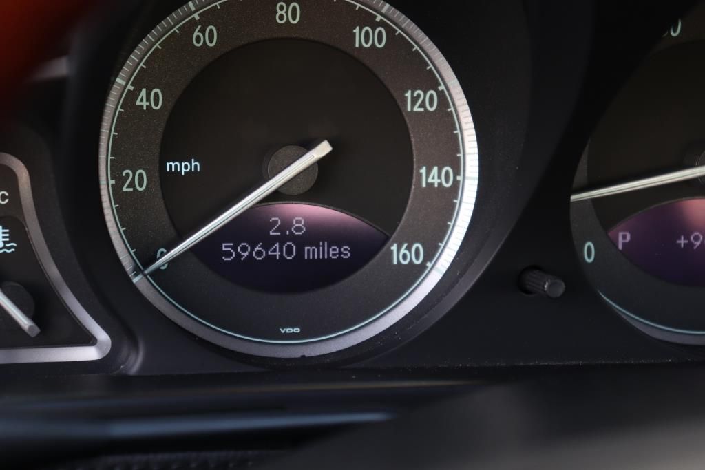Photo 50 of this MERCEDES-BENZ SL 500 R