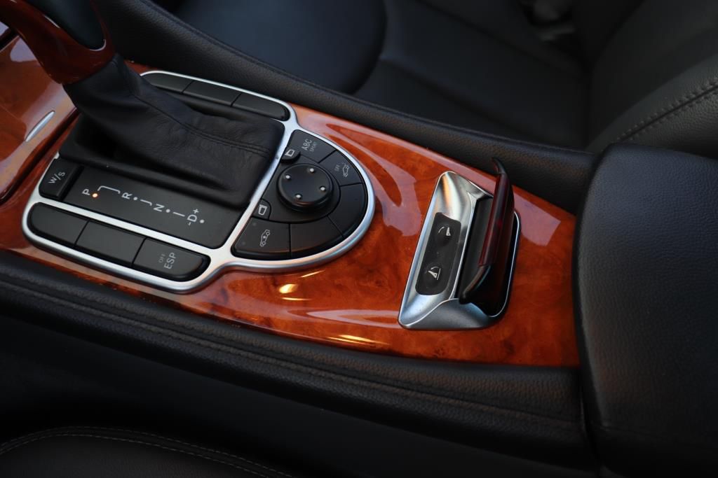 Photo 61 of this MERCEDES-BENZ SL 500 R