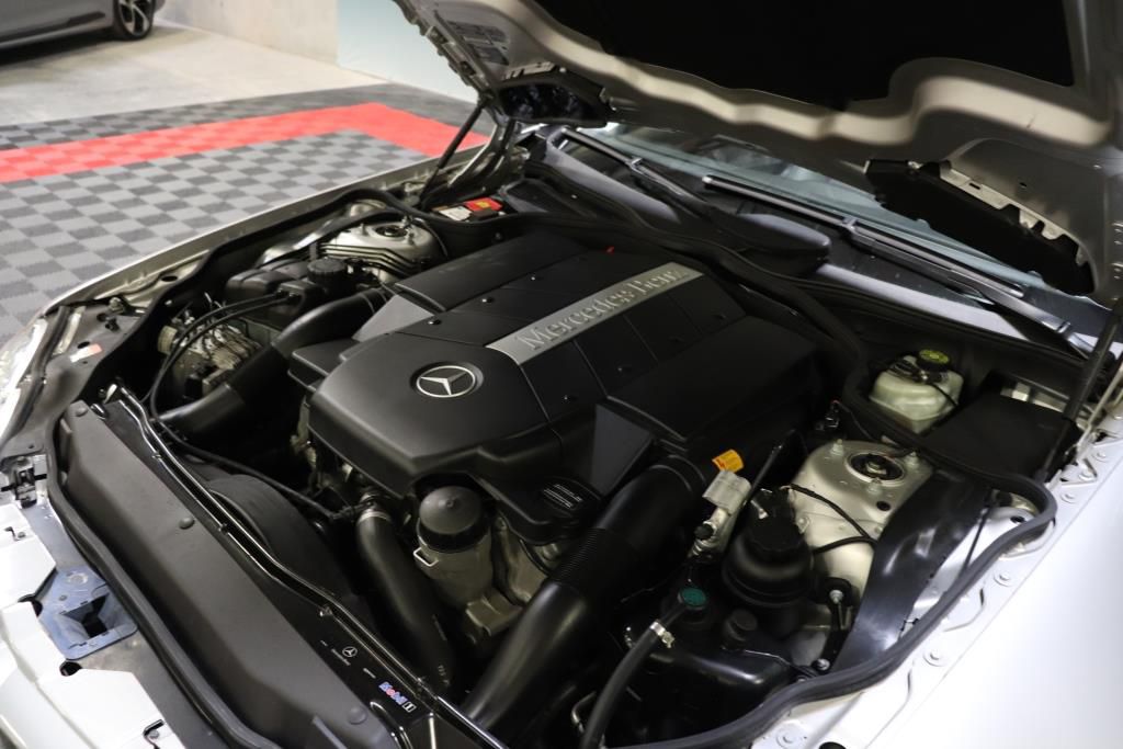 Photo 90 of this MERCEDES-BENZ SL 500 R