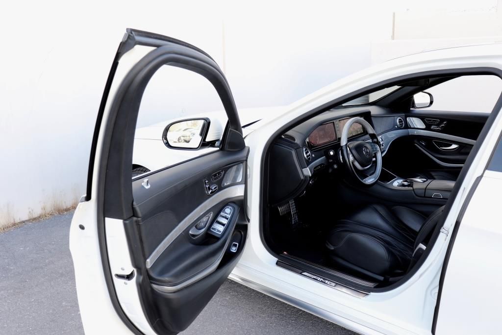 Photo 2 of this MERCEDES-BENZ S-CLASS S63 AMG