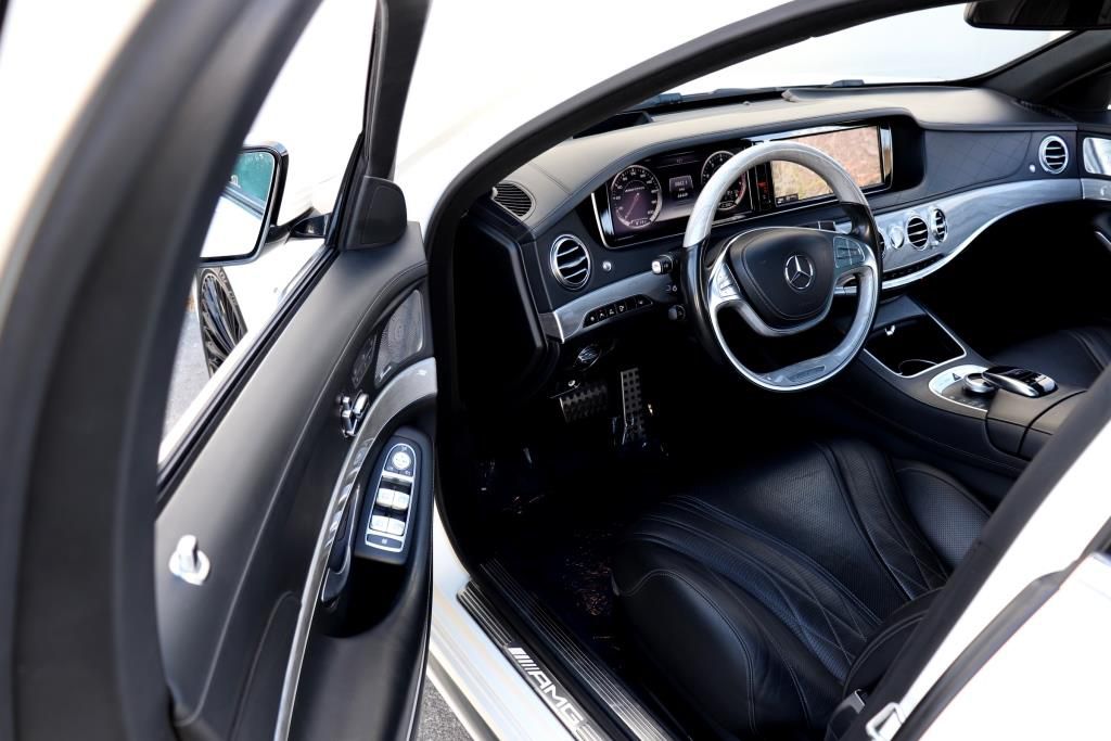 Photo 16 of this MERCEDES-BENZ S-CLASS S63 AMG