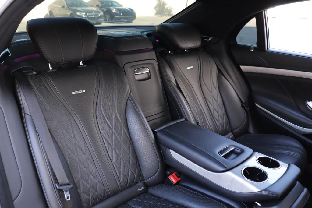 Photo 32 of this MERCEDES-BENZ S-CLASS S63 AMG