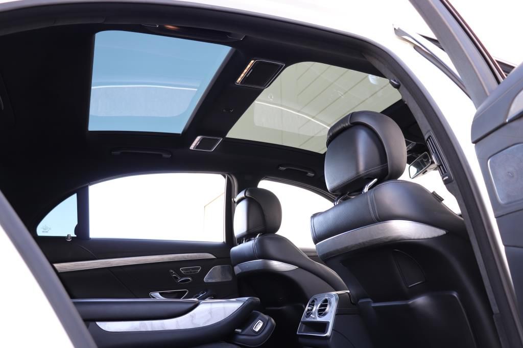 Photo 38 of this MERCEDES-BENZ S-CLASS S63 AMG