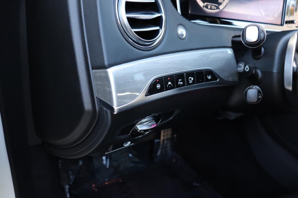 Photo 42 of this MERCEDES-BENZ S-CLASS S63 AMG