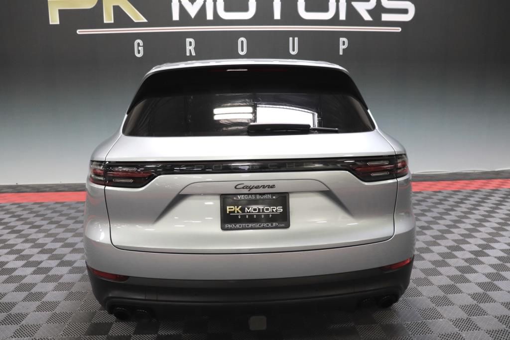 Photo 7 of this PORSCHE CAYENNE