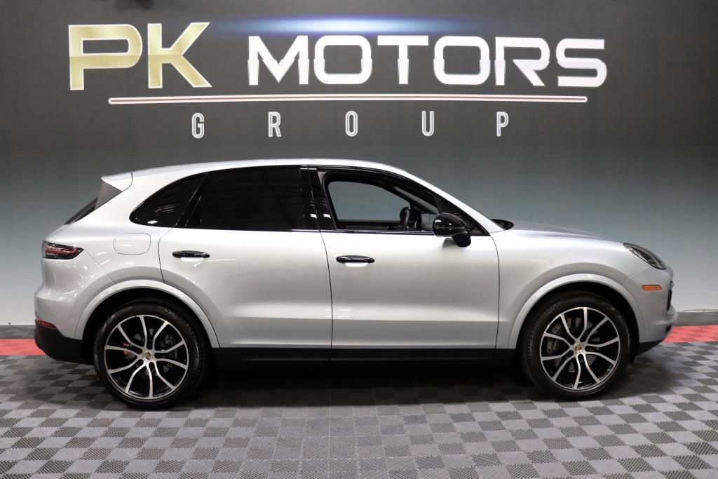 Photo 10 of this PORSCHE CAYENNE