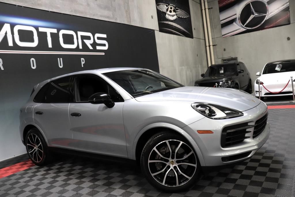 Photo 11 of this PORSCHE CAYENNE