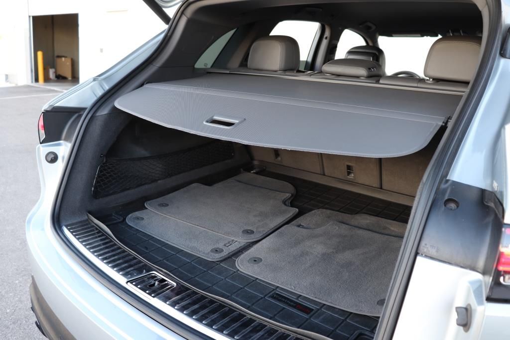 Photo 26 of this PORSCHE CAYENNE