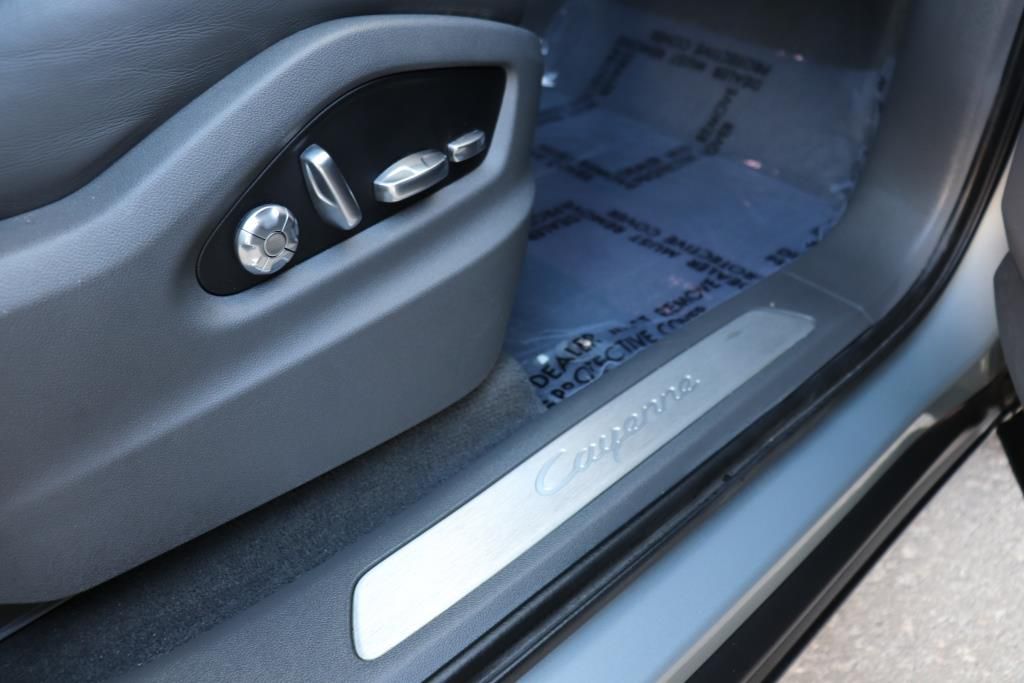 Photo 33 of this PORSCHE CAYENNE