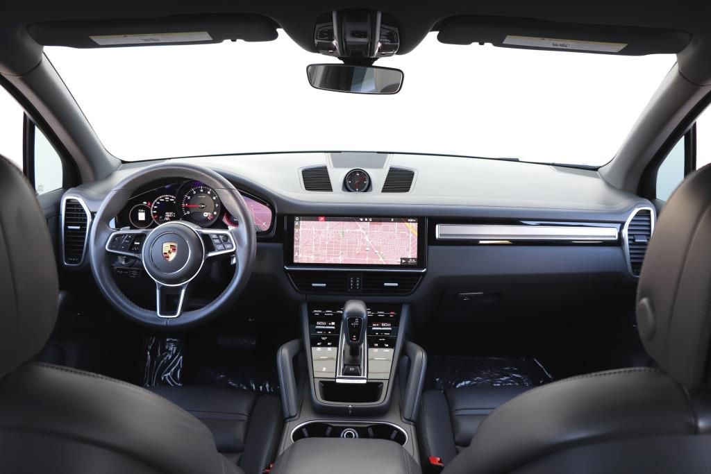 Photo 35 of this PORSCHE CAYENNE