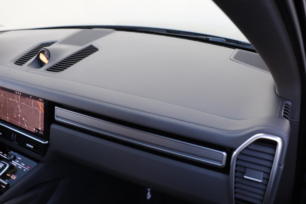 Photo 49 of this PORSCHE CAYENNE