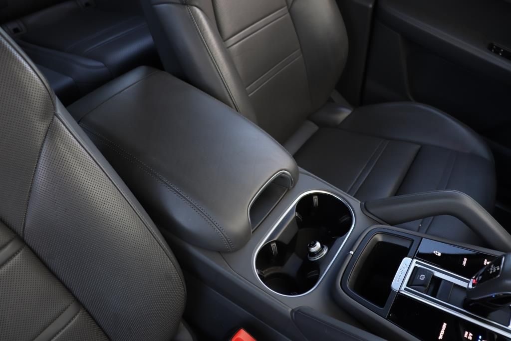 Photo 51 of this PORSCHE CAYENNE