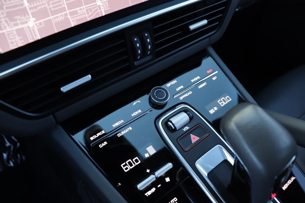 Photo 55 of this PORSCHE CAYENNE