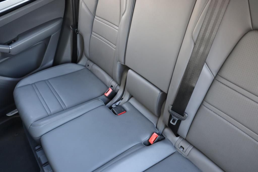 Photo 62 of this PORSCHE CAYENNE