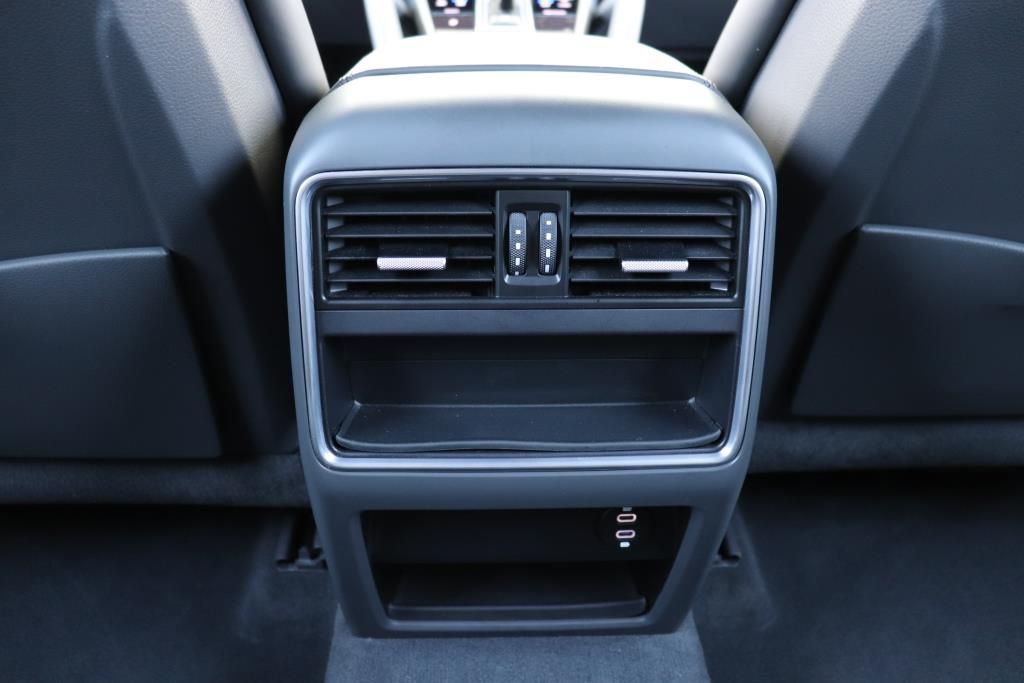 Photo 63 of this PORSCHE CAYENNE
