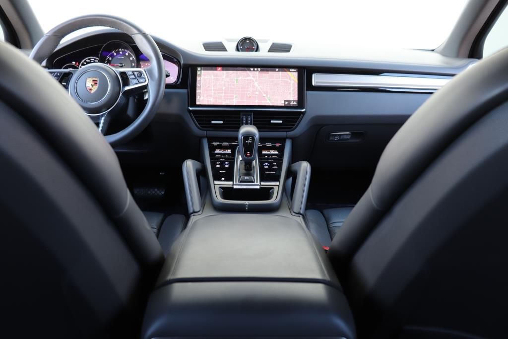 Photo 64 of this PORSCHE CAYENNE
