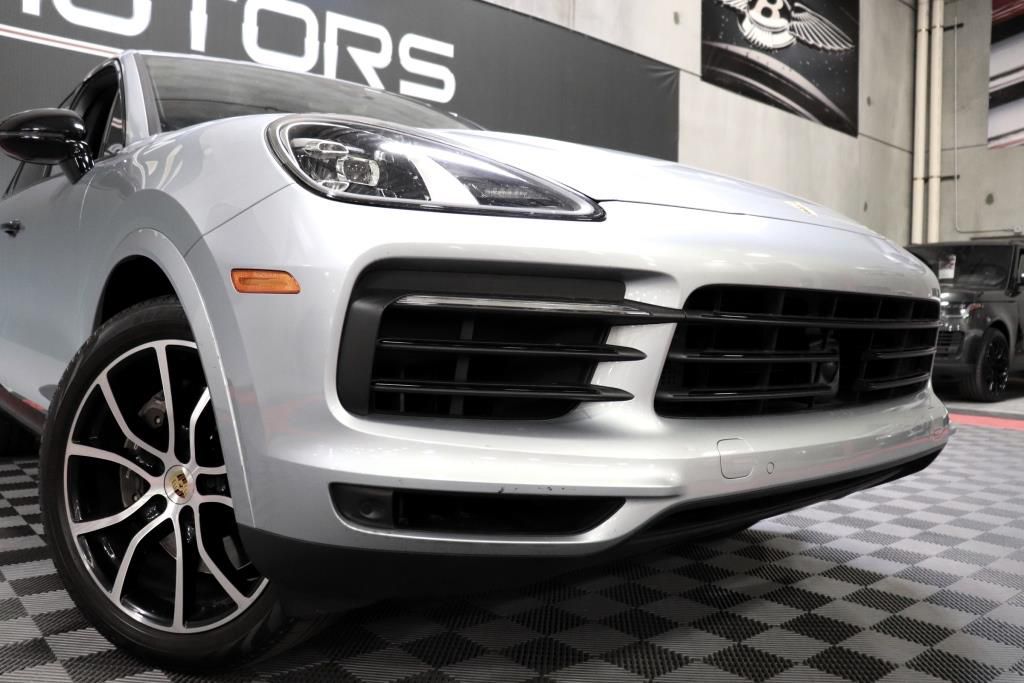 Photo 65 of this PORSCHE CAYENNE
